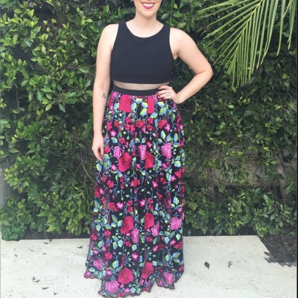 Betsy & Adam Floral Lace Illusion Gown - Picture 1 of 9